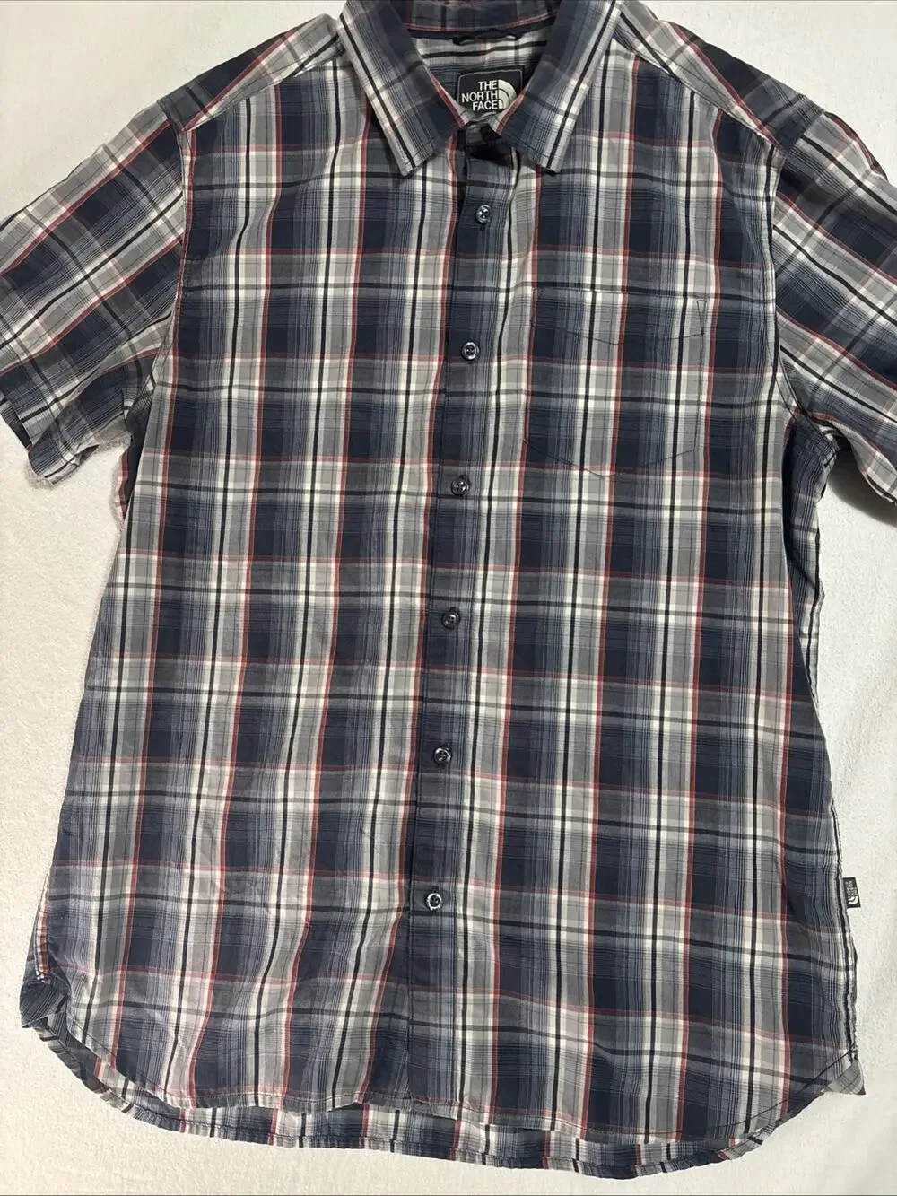 The North Face Men's L Plaid Woven Short Sleeve Button-Up Shirt Pocket